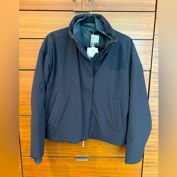 Vuori Womens Sky Puffer Jacket in black, size small.
New with tags! - Picture 2 of 14